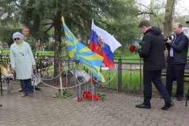 На городском кладбище открыли мемориальную доску Герою РФ  Александру Антонову